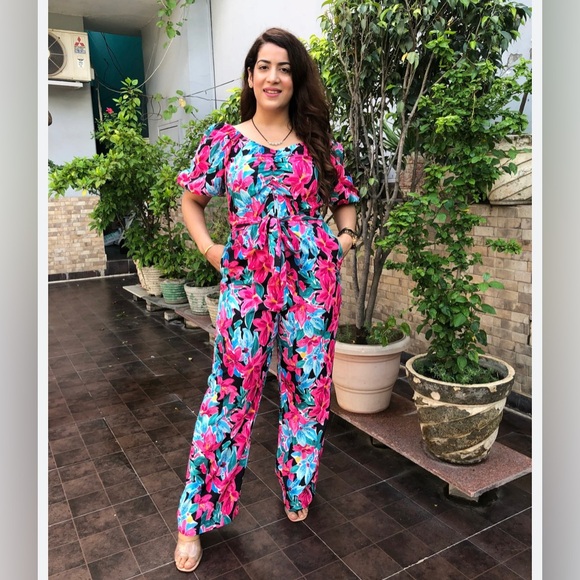 Zara | Colouful Floral Jumpsuit Bloggers Favouritee - Picture 3 of 9